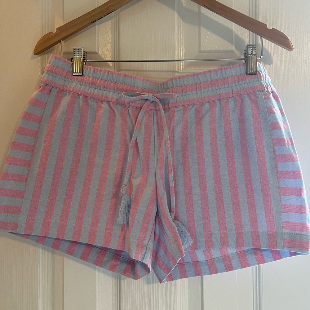 Vineyard Vines, Size Small, Blue and Pink Stripped Shorts